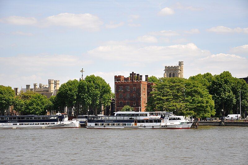 File:Lambeth Palace Thames.jpg