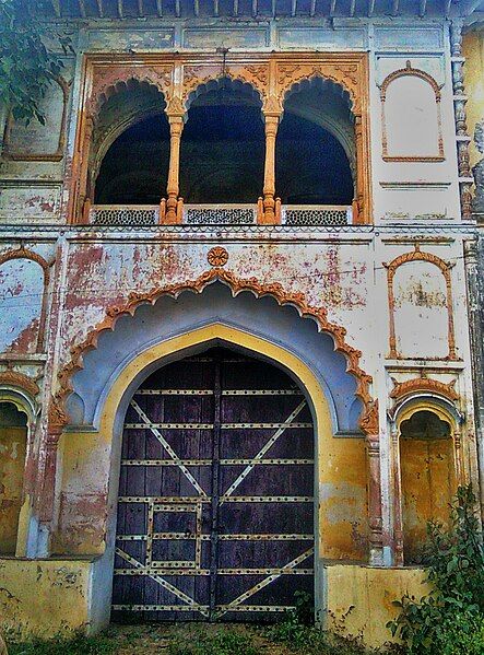 File:Maulaheri Haveli entrance.jpg