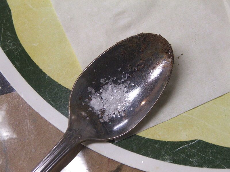 File:Monocalcium phosphate spoon.JPG