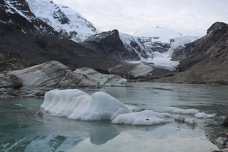 File:Pasterze glacier.jpg