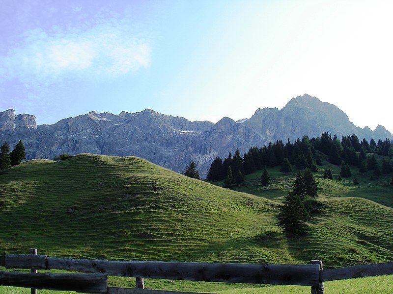 File:Piz-mitgel.jpg