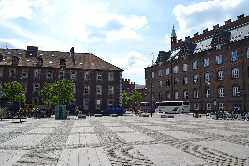 File:Regnbuepladsen, Copenhagen, Denmark.jpg