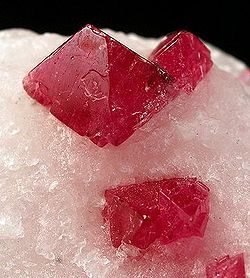 Spinel on marble, Lục Yên District