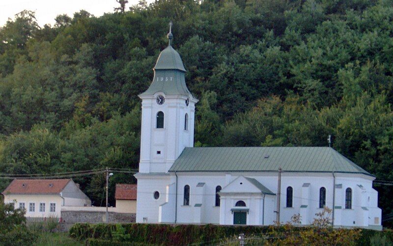 File:Szilágysomlyó-ref church2.jpg