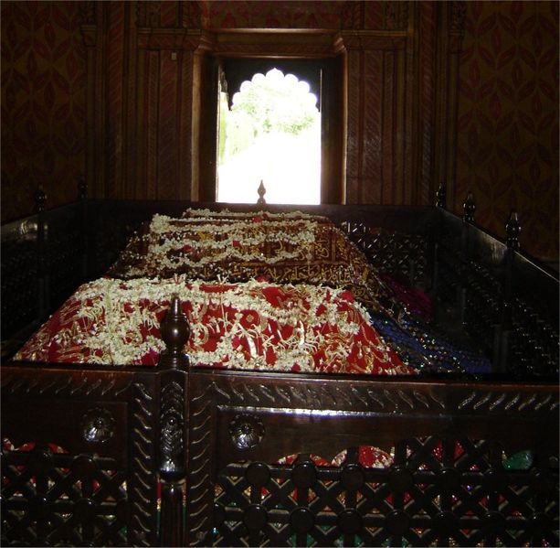 File:Tipu tomb.jpg