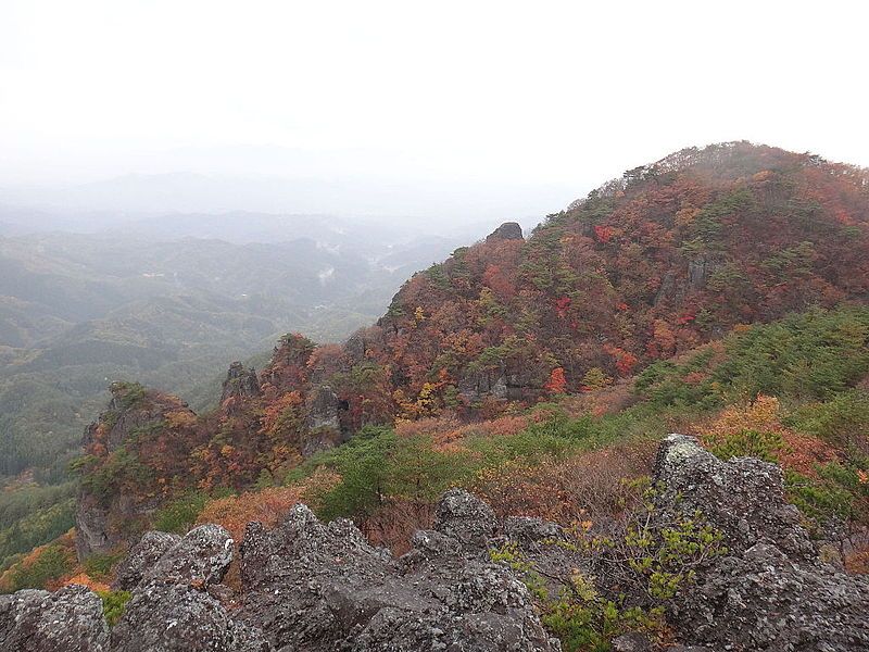 File:霊山の紅葉.JPG