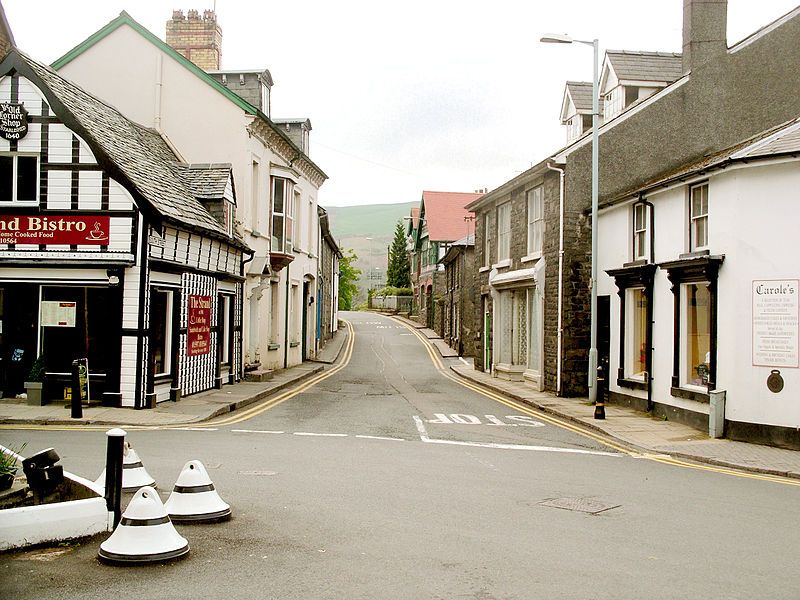 File:A470 @ Rhayader.jpg