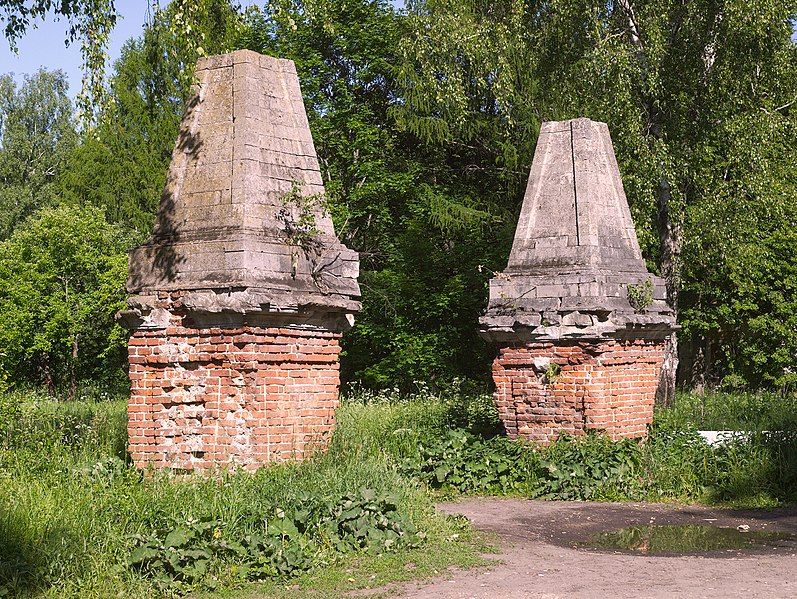 File:Alabino obelisks 01.jpg