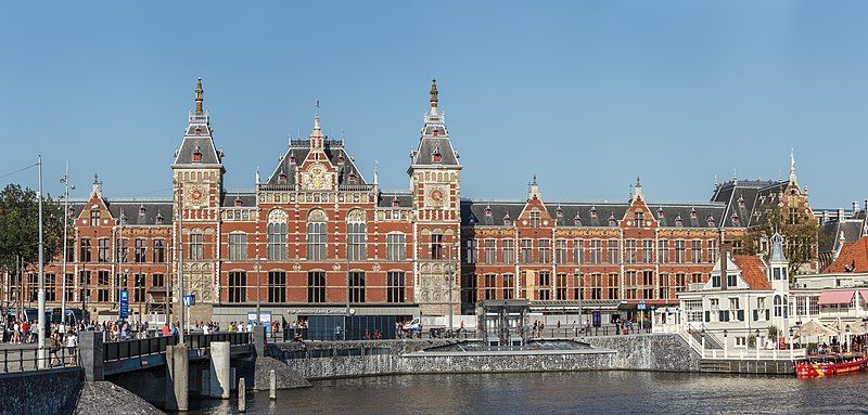 File:Amsterdam Centraal 2016-09-13.jpg