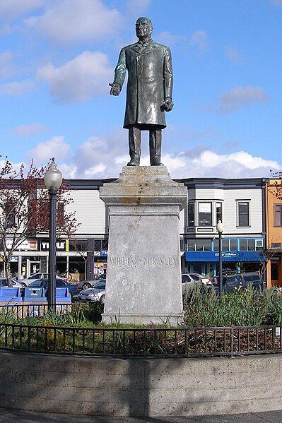 File:Arcata McKinley Statue.jpg