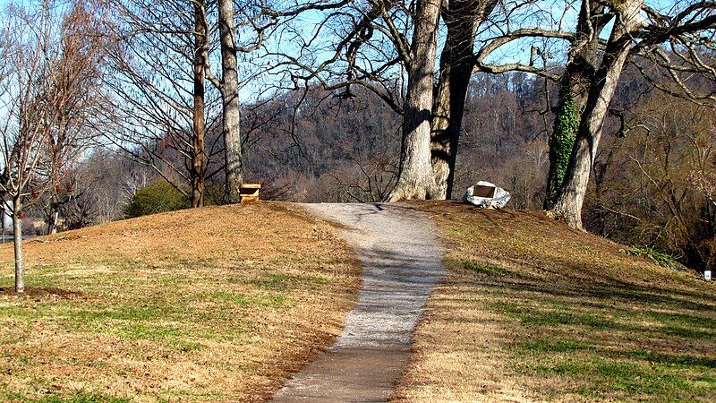 File:Cherokee-boulevard-mound-tn1.jpg