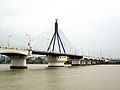 The main bridge of Da Nang, connecting the two sides of the city