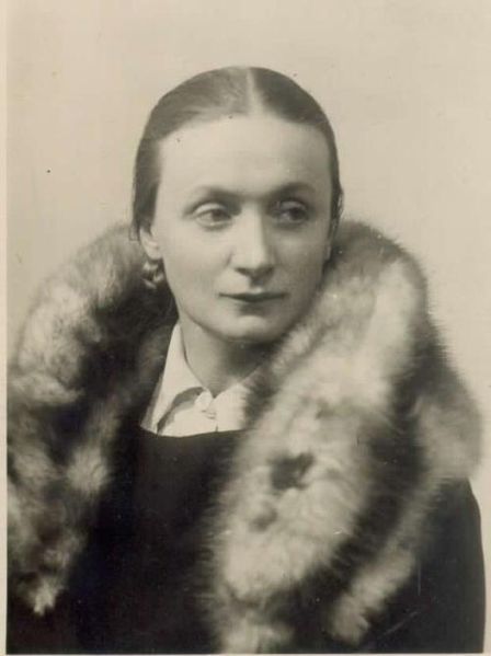 File:Elvira Kralj 1930s.jpg