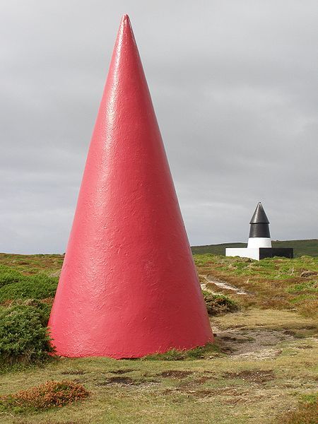 File:Gwennap head daymarks.jpg