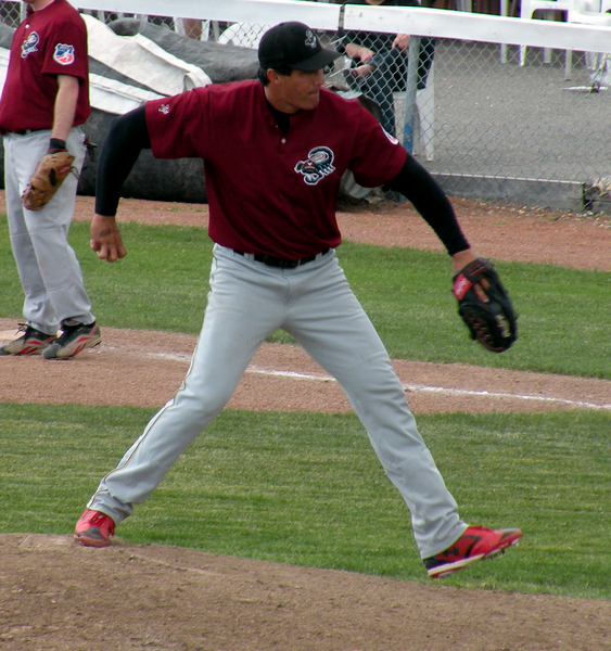 File:Jose Canseco Pitching.png