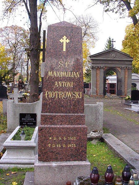 File:Maximilian Piotrowski tomb.jpg