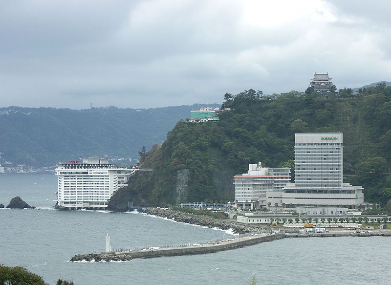 File:Shizuoka Atami Nishikigaura.jpg