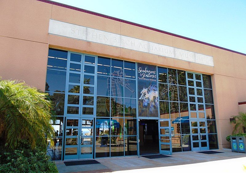 File:Birch Aquarium entrance.jpg