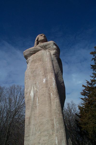 File:BlackHawkStatue 003.jpg