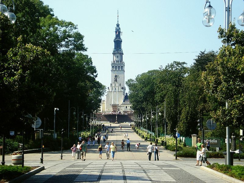 File:CzestochowaAlejaSienkiewicza.jpg