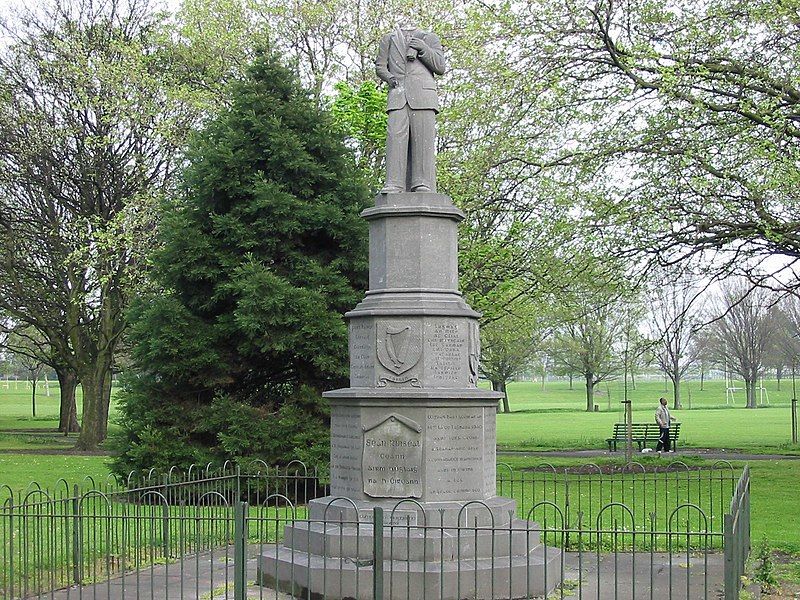 File:FairviewParkSeanRussellStatue.jpg