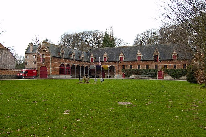 File:Grimbergen gebouwen.jpg