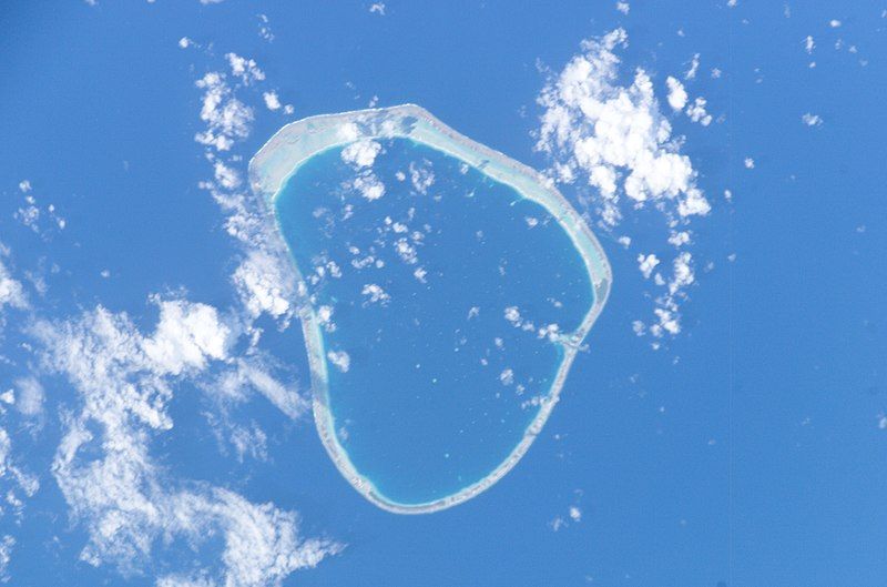 File:Hikueru Atoll (ISS006-E-9316).jpg