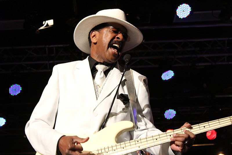 File:Larry Graham (10398937003).jpg