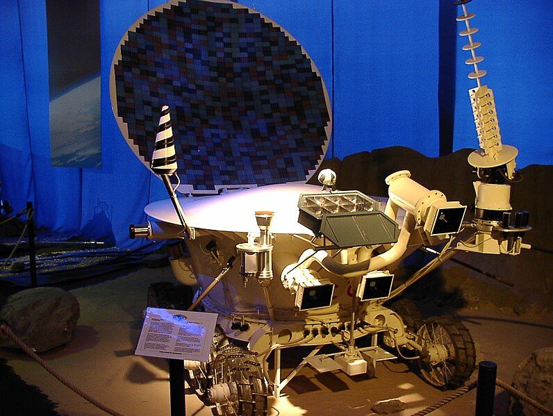 File:Lunokhod-2 model.jpg