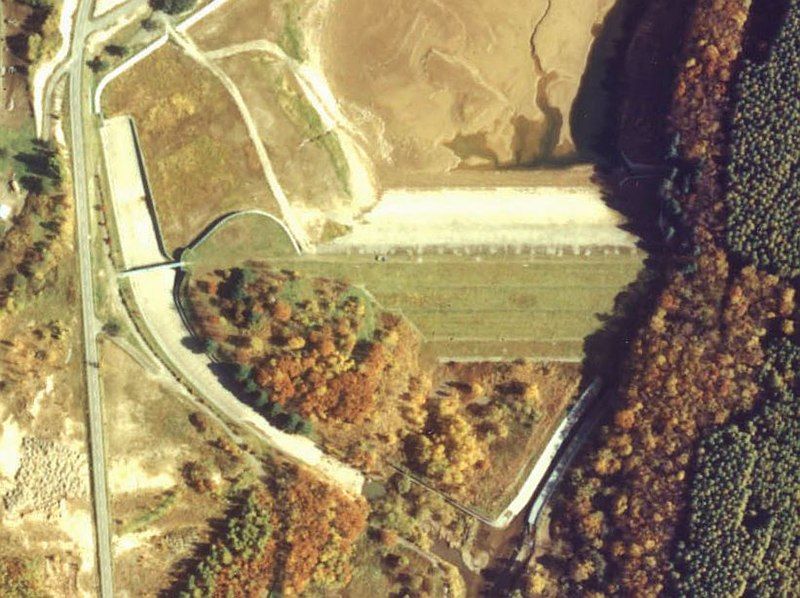 File:Seidai Dam 1977.jpg