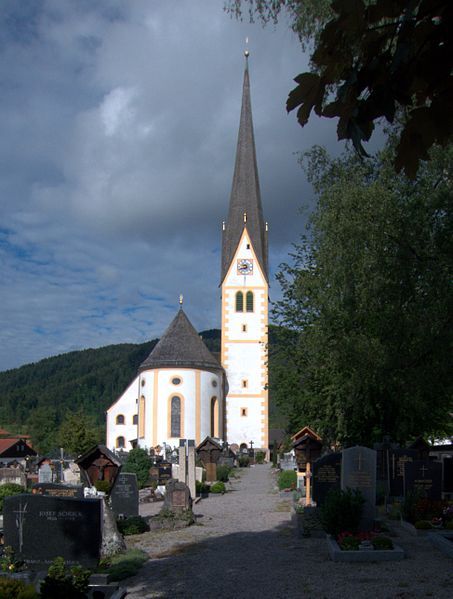 File:StMartinSchlierseeKirche.jpg