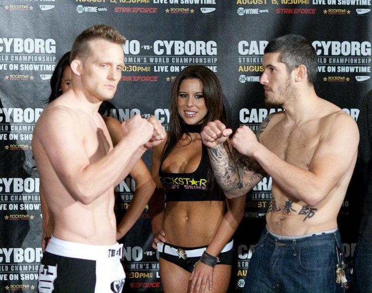 File:Strikeforce Weighins-37.jpg