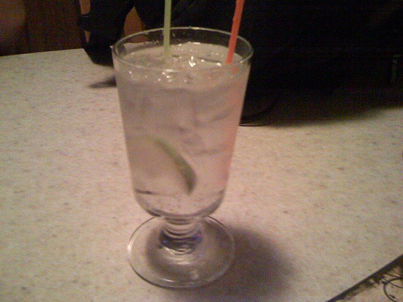 File:Vodka tonic.jpg