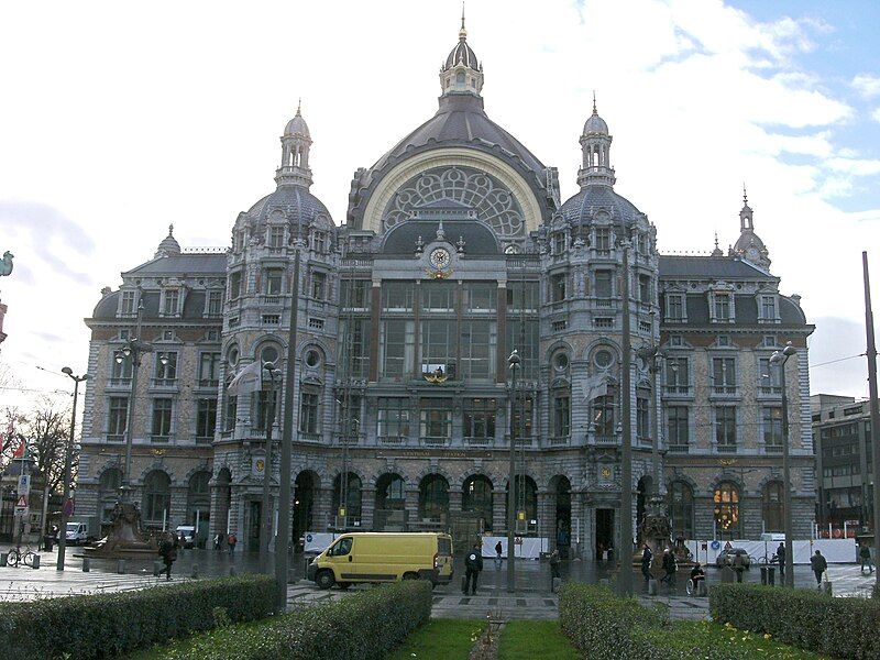 File:Central station front.jpg