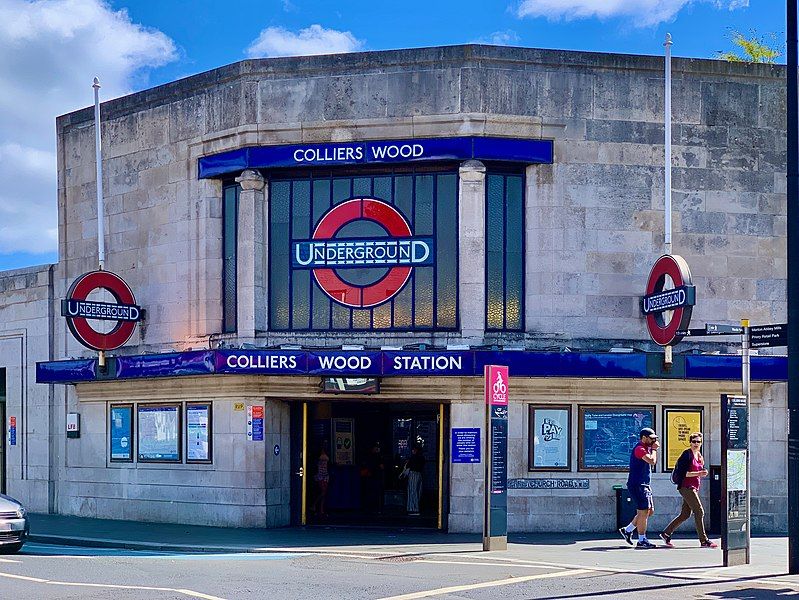 File:Colliers Wood station.jpg