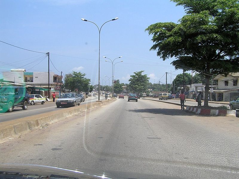 File:Conakry street (3329204314).jpg