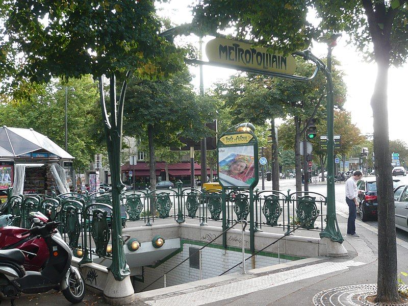 File:EGPorteAuteuil.JPG