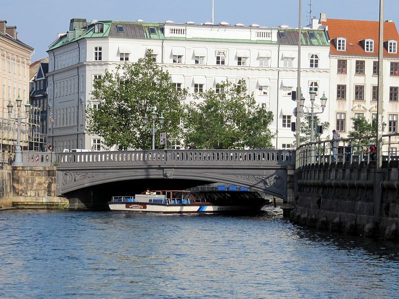 File:Højbro, Copenhagen.jpg