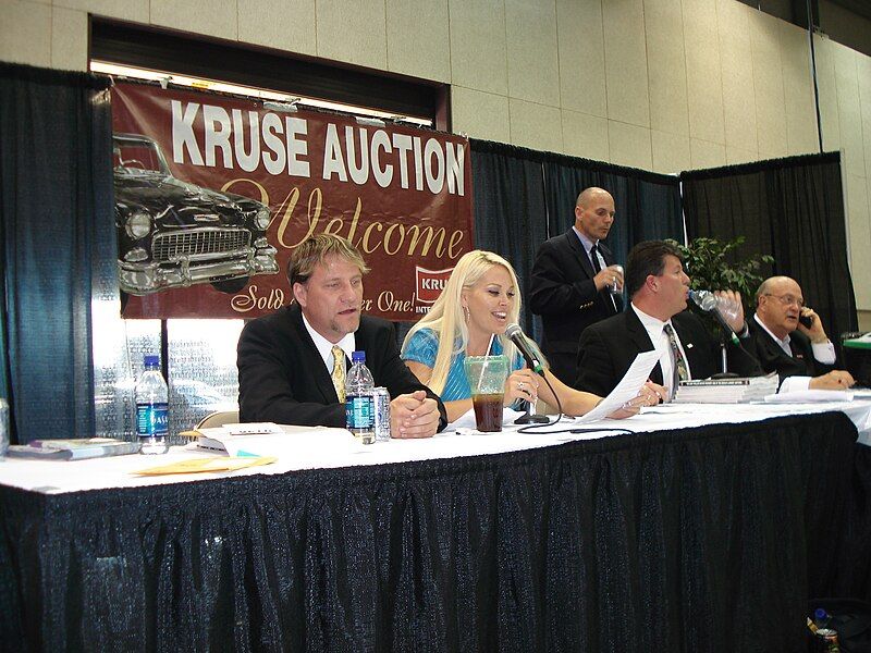 File:Kruse International Auction.JPG