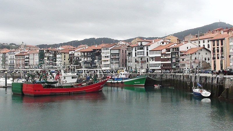 File:Lekeitio harbour.jpg