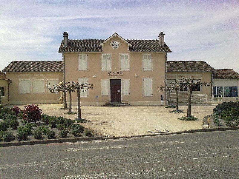 File:Mairie de Uzein.jpg