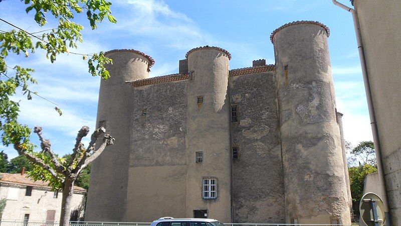 File:Malves-Minervois chateau AL2.jpg