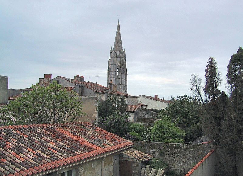 File:Marennes-Toits.JPG