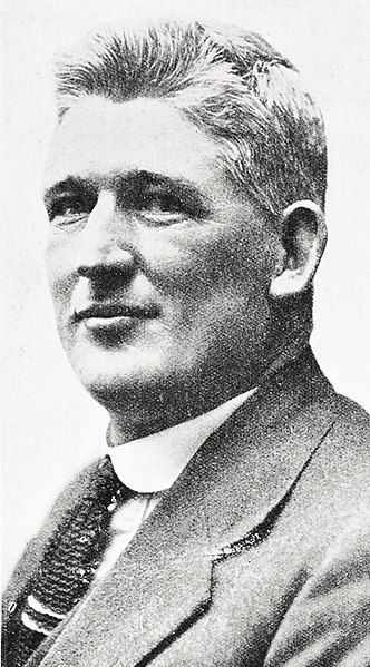 File:Melville Lyons, 1930.jpg