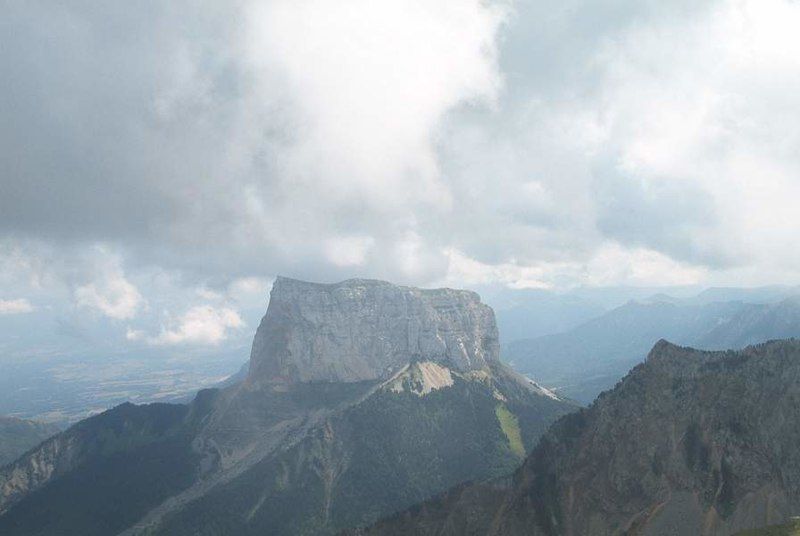 File:Mont Aiguille.jpg