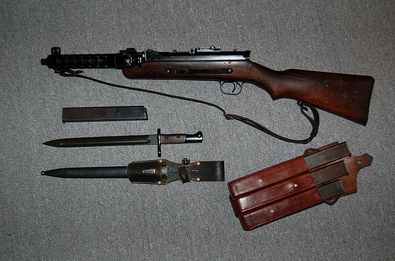 File:Mp34 bayonet mags.JPG