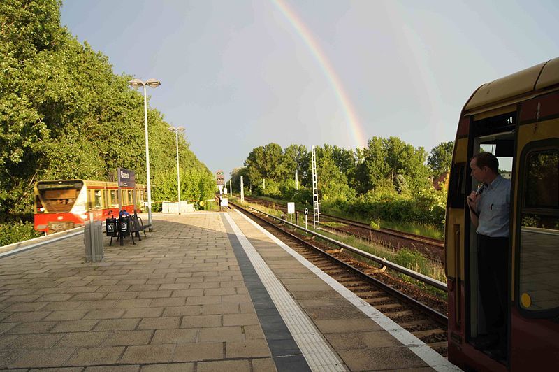 File:S-Bahn Plänterwald.jpg