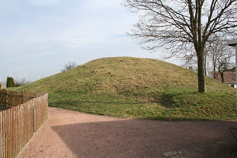 File:Schneiderberg Baalberge 10.JPG