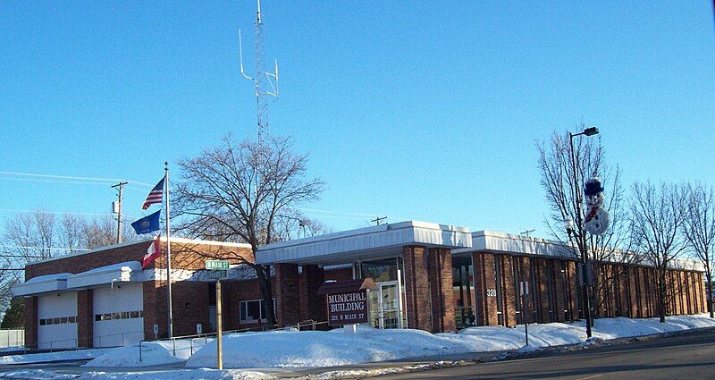 File:SeymourWisconsinCityHall.jpg