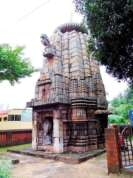 File:Subarna Jaleswara temple.jpg